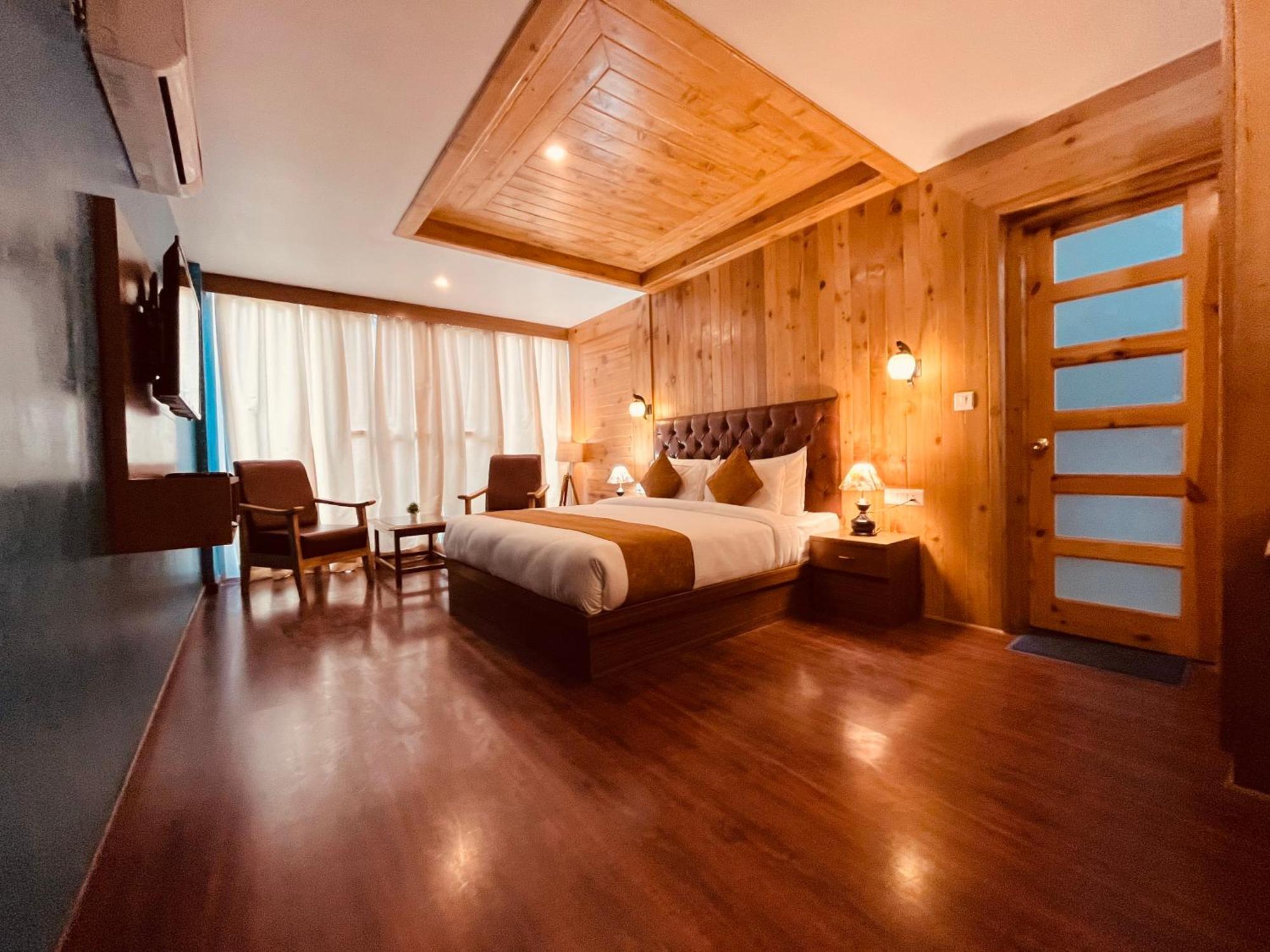 Vista Resort, Manali - ! Near Mall Road !! Hot & Cold Ac Rooms !! Best Selling !! Big Parking !! Luxury Collection !! Open Terrace !! Lift !! Playing Zone !! Property Of The Year ! Екстер'єр фото