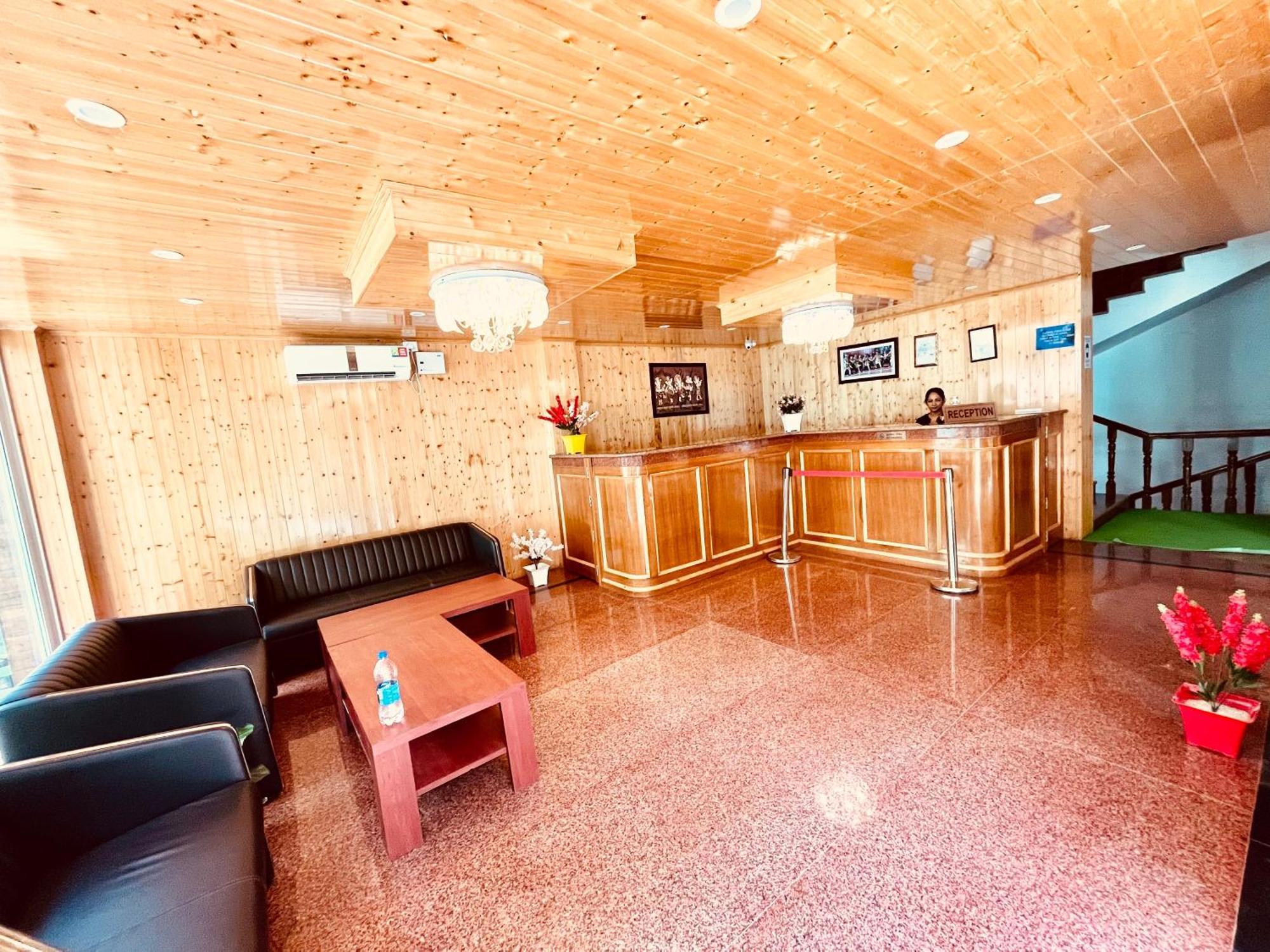Vista Resort, Manali - ! Near Mall Road !! Hot & Cold Ac Rooms !! Best Selling !! Big Parking !! Luxury Collection !! Open Terrace !! Lift !! Playing Zone !! Property Of The Year ! Екстер'єр фото