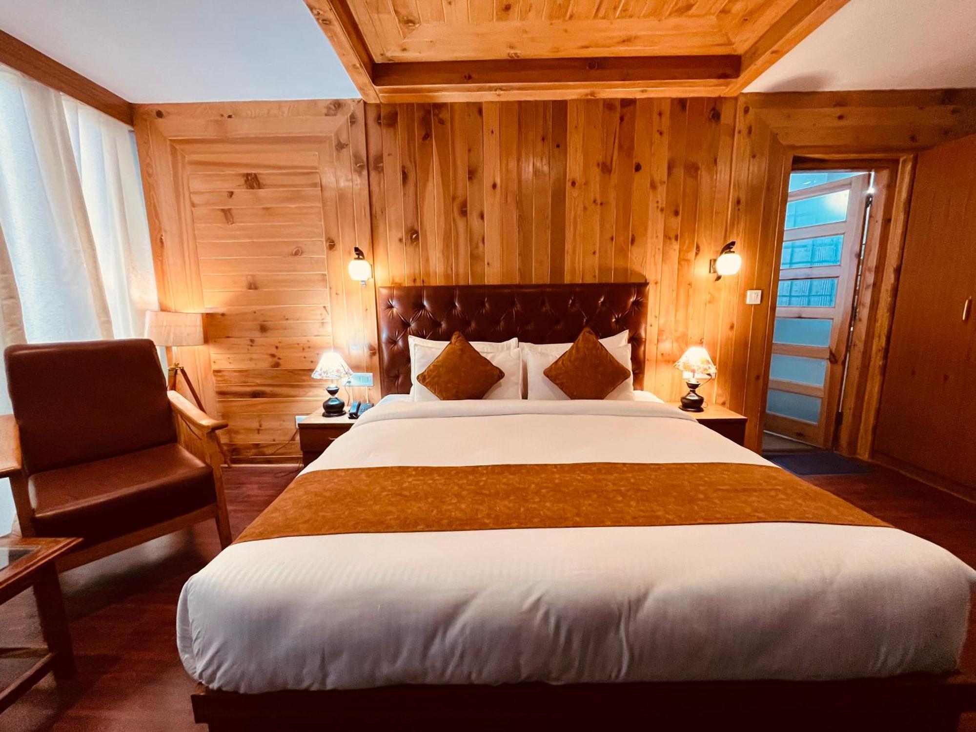 Vista Resort, Manali - ! Near Mall Road !! Hot & Cold Ac Rooms !! Best Selling !! Big Parking !! Luxury Collection !! Open Terrace !! Lift !! Playing Zone !! Property Of The Year ! Екстер'єр фото