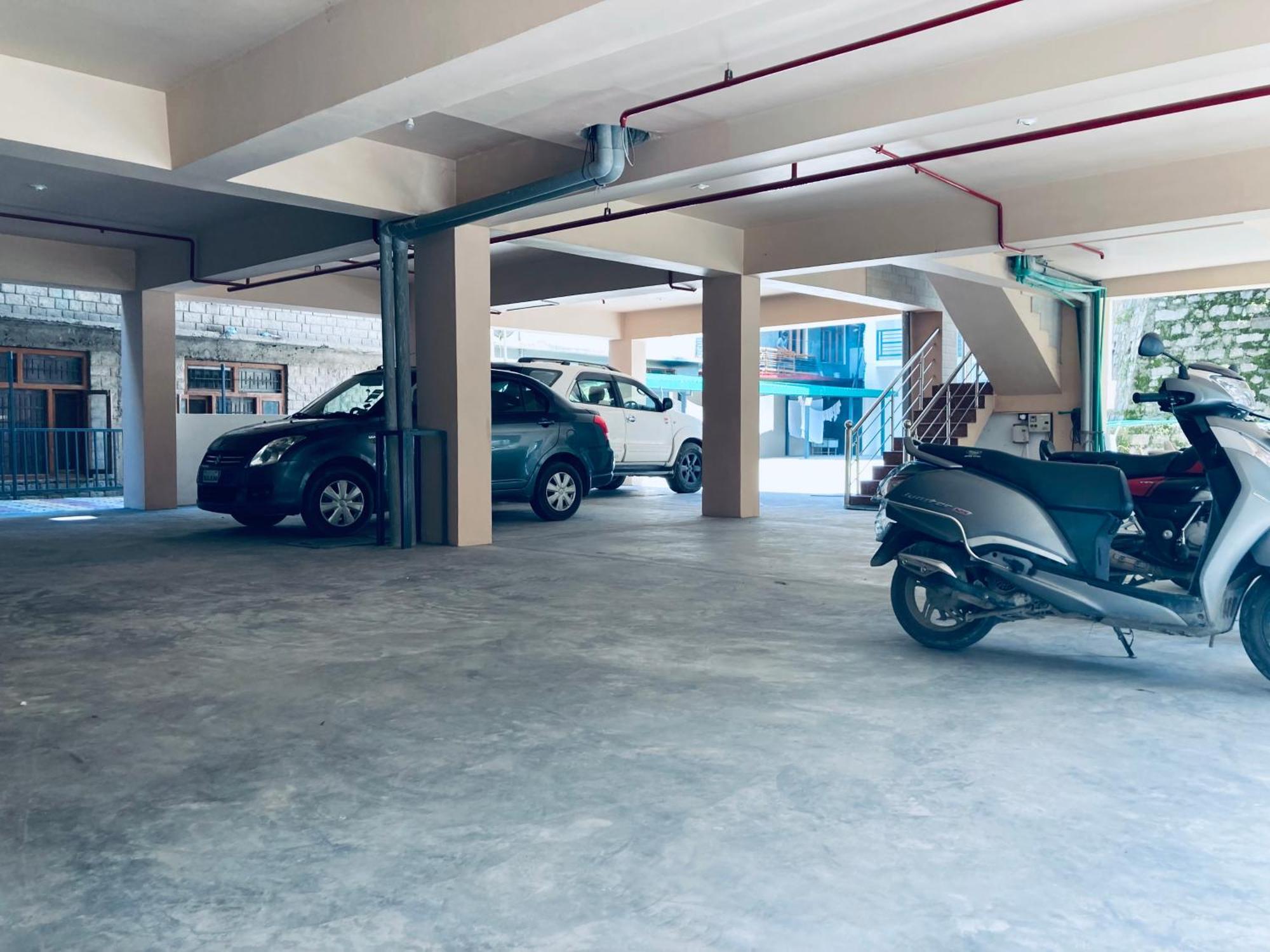 Vista Resort, Manali - ! Near Mall Road !! Hot & Cold Ac Rooms !! Best Selling !! Big Parking !! Luxury Collection !! Open Terrace !! Lift !! Playing Zone !! Property Of The Year ! Екстер'єр фото